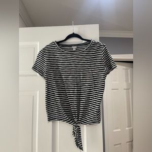 black and white stripped tee